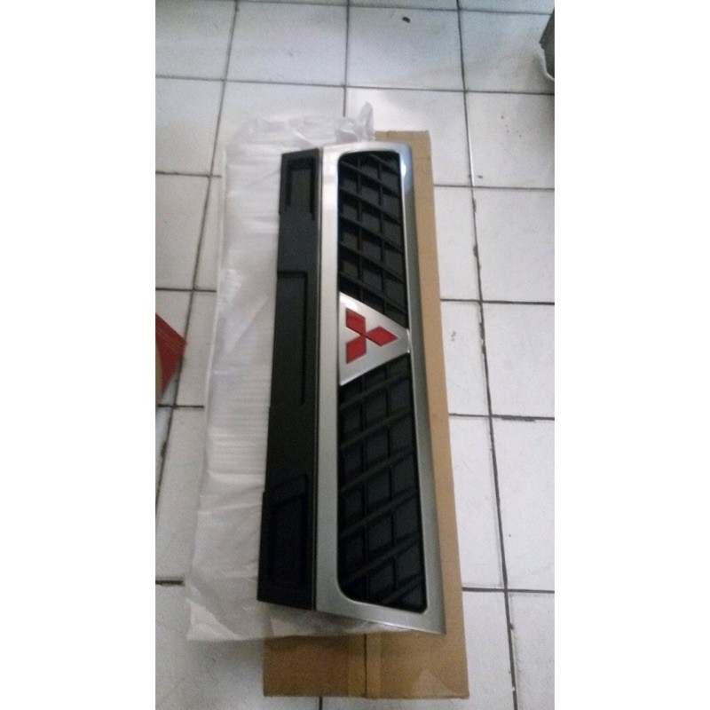 Grill L300 original 100% rambang gril depan L300 Orsinil asli Mitsubishi ktb Tahun 2007 - 2021 aKm00