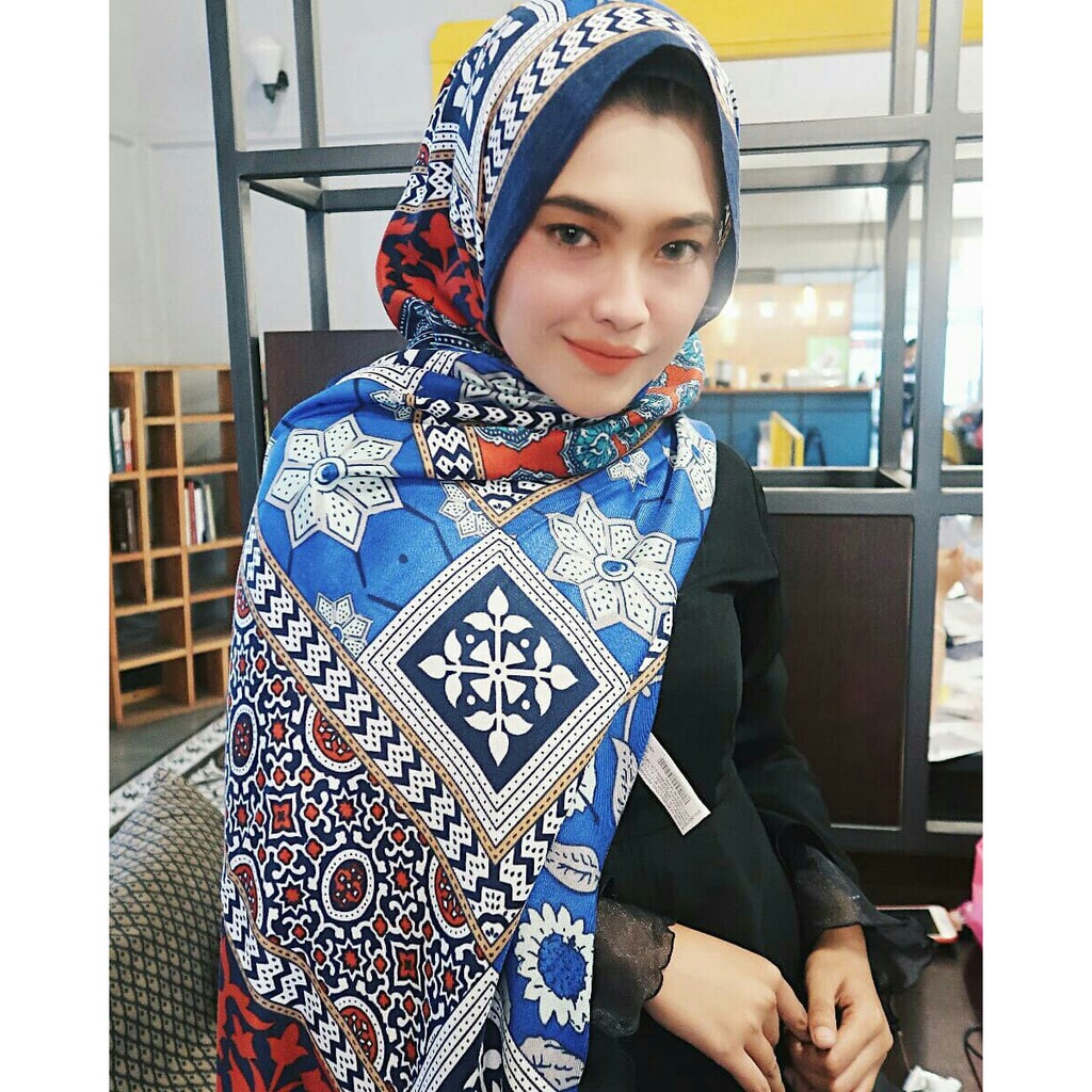 ITSFRIDAY Fiona Scarf - Premium Pashmina Shawl Selendang Syal Pasmina Hijab Import Motif Pattern Aestetic Blue