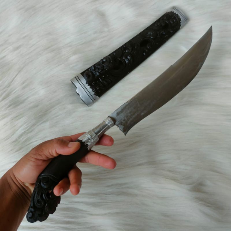 Pisau Sadu ukir tembus khas pande besi bali