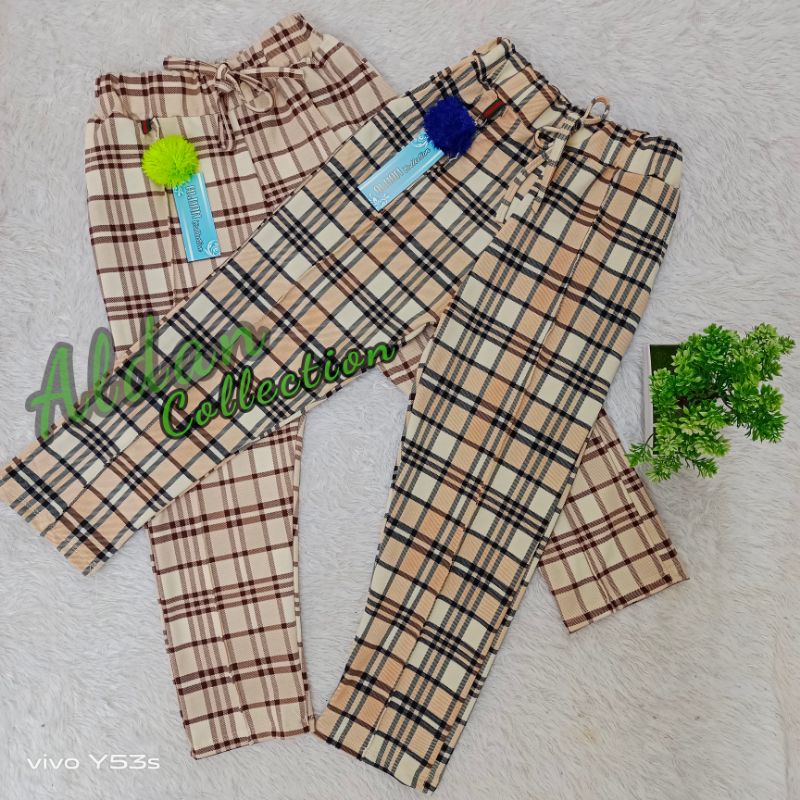 Celana Dotty Baby Terry Motif Kotak Anak Perempua 6-8 / Celana Dotty Anak / Celana Anak Perempuan Motif Kotak / Celana Motif Anak / Celana Panjang Anak Perempuan / Celana Anak Perempuan