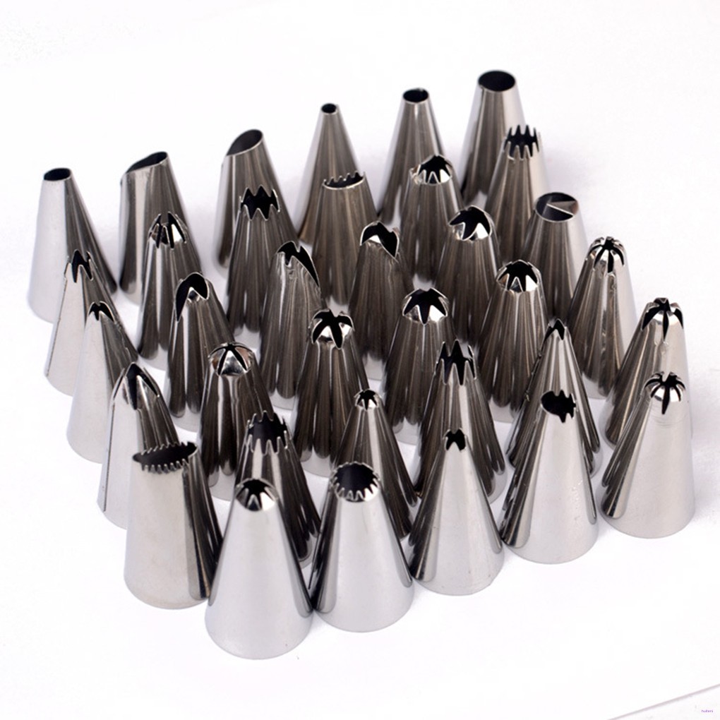 [ Random Type ] 10pcs Reusable Stainless Steel Icing Tip Pastry Tips Cake Decorating Supplies (Random Patterns)