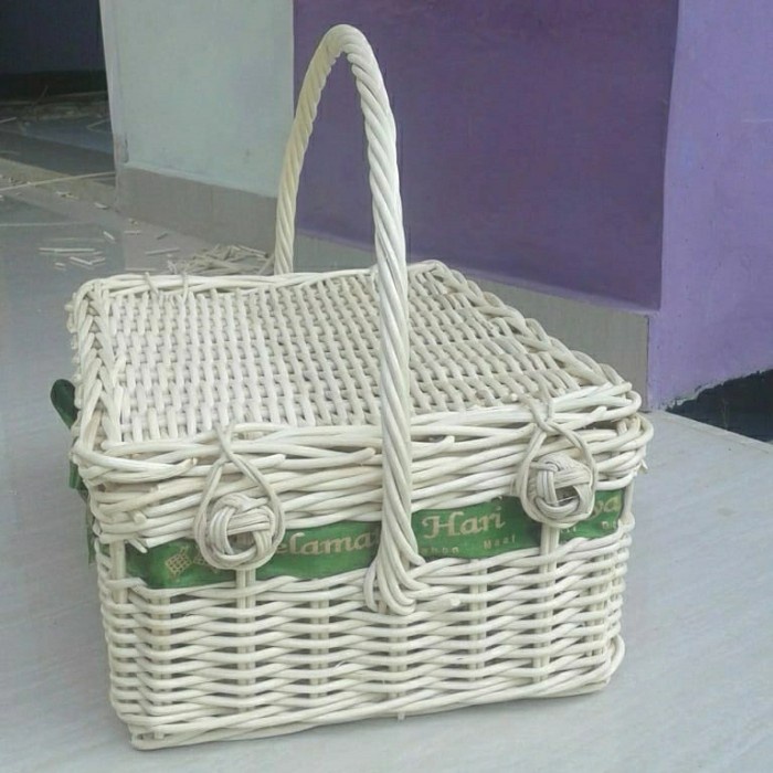 keranjang rotan persegi kotak vita tutup handle parcel lebaran paket lebaran taun baru sovenir seserahan serbaguna murah 32x24x14 cm