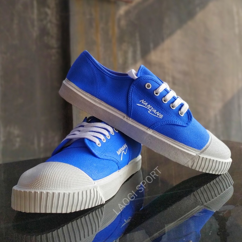 Sepatu takraw nanyang motif biru Style