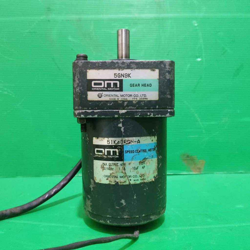 DINAMO MOTOR GEARBOX RATIO 1:9 100V AC
