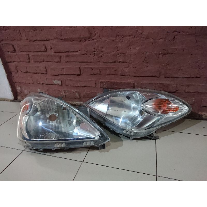 Headlamp Avanza vvti / Xenia 2007-2010 sepasang