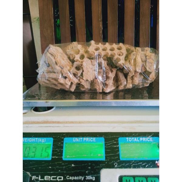 buhur kayu gaharu kalimantan berat 315 gram