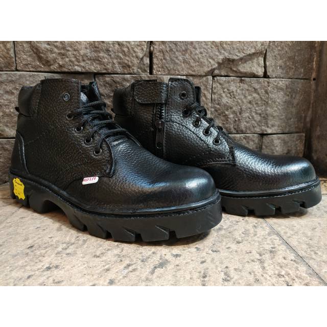 Sepatu Safety Kulit Asli Boots Pria