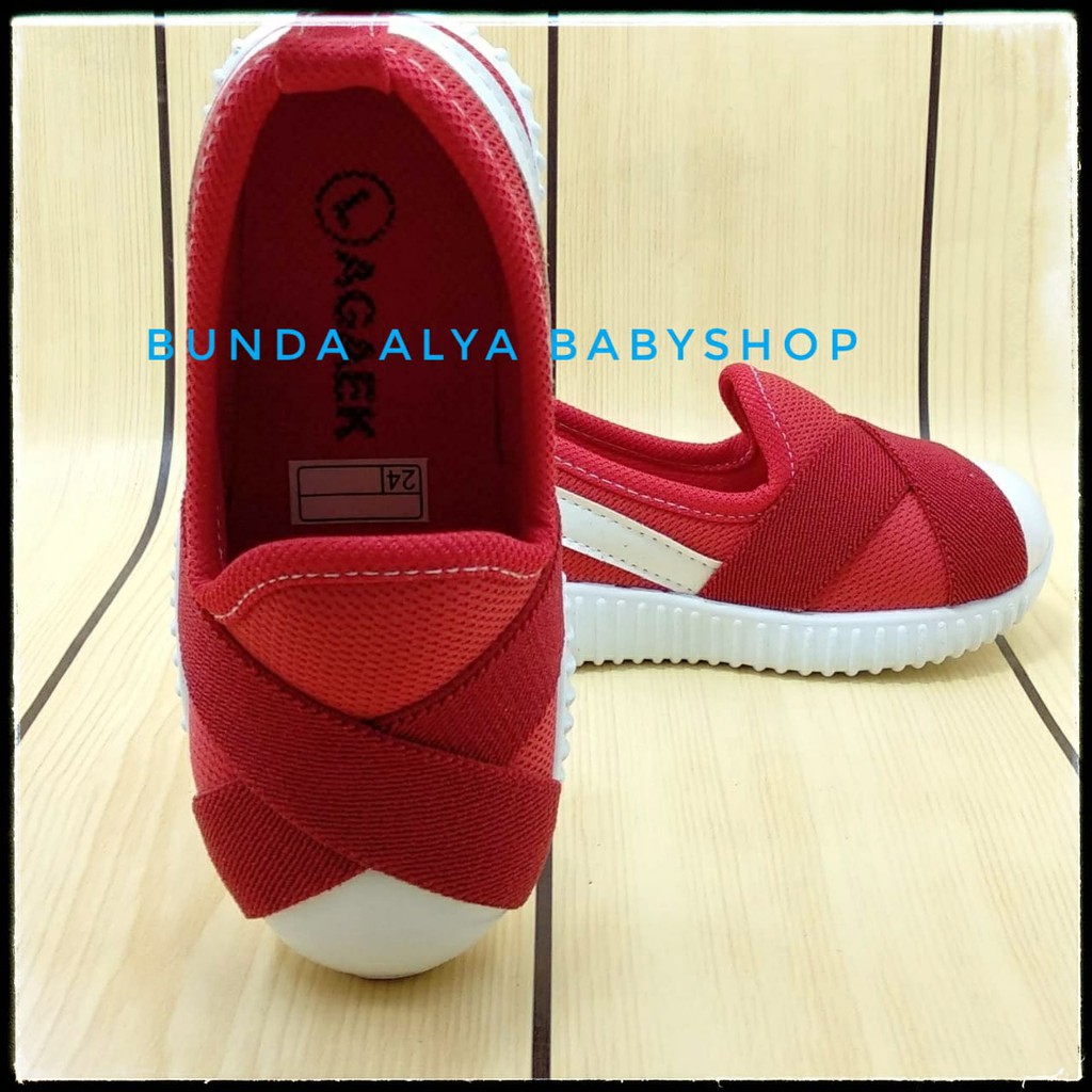 Sepatu Anak Perempuan Usia 7 Tahunan MERAH Alas Karet - Sepatu Anak Cewek Sporty Size 34