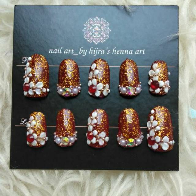 

nailart flow acrylic red gold