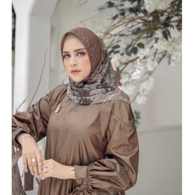 Preloved Buttonscarves Farsha series rustic brown