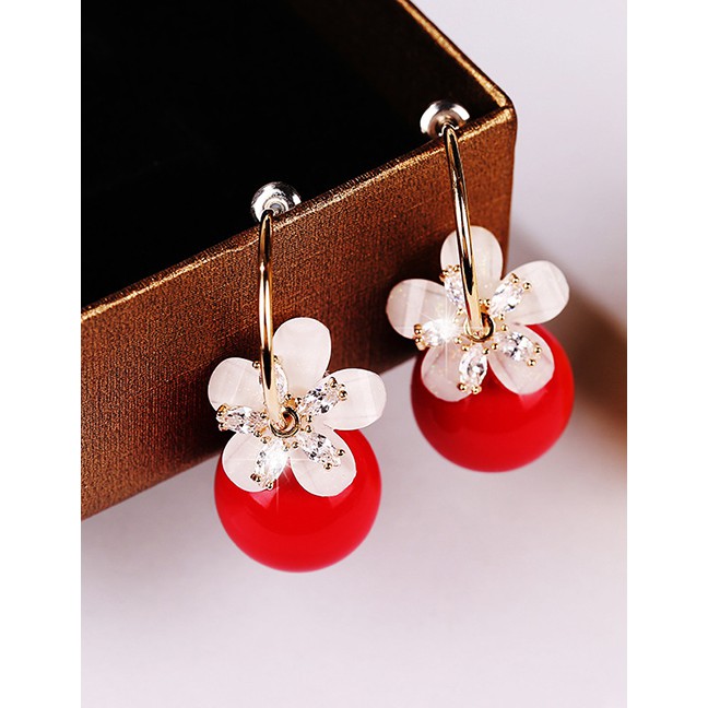 LRC Anting Tusuk Fashion White Alloy Earrings With Pearl Petals And V1102X