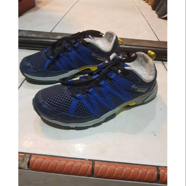 Sepatu columbia preloved
