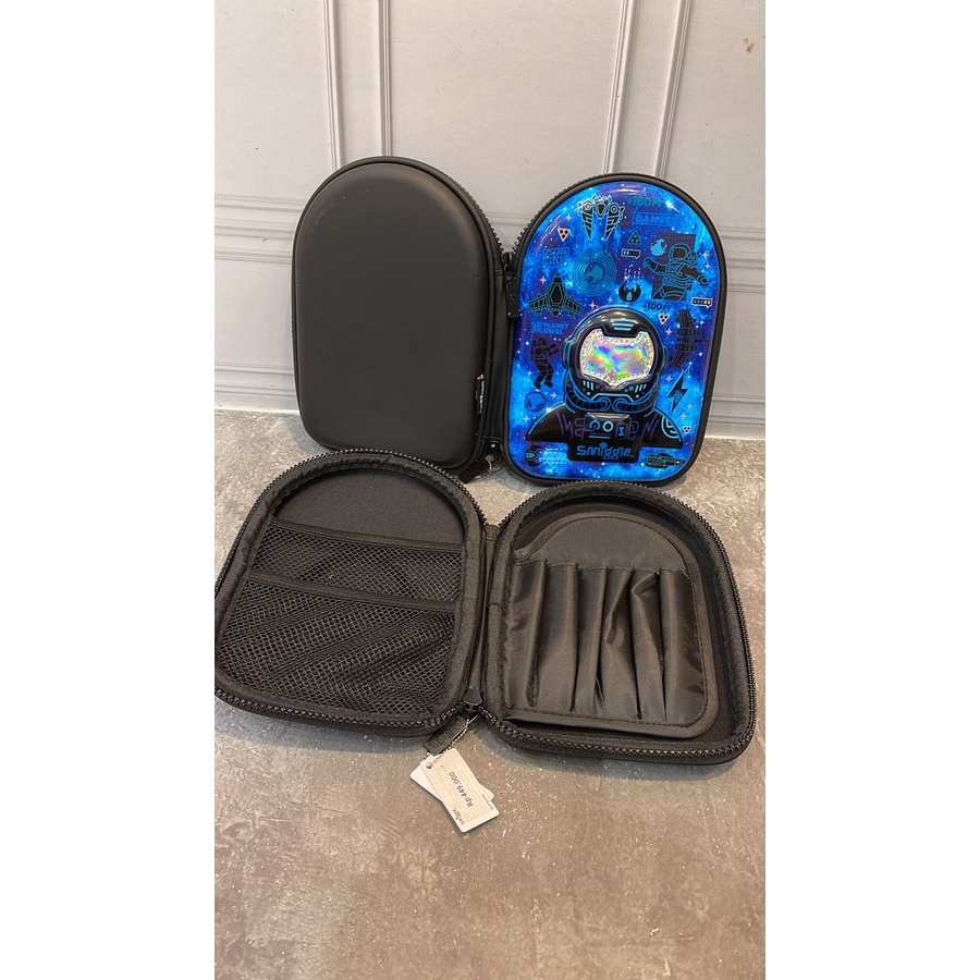 

SMIGGLE BRIGHT SIDE HARDCASE PENSIL CASE ASTRONOUT - TEMPAT PENSIL SMIGGLE
