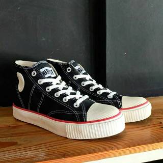 Jual WARRIOR CLASSIC BLACK WHITE HIGH (SEPATU) | Shopee Indonesia