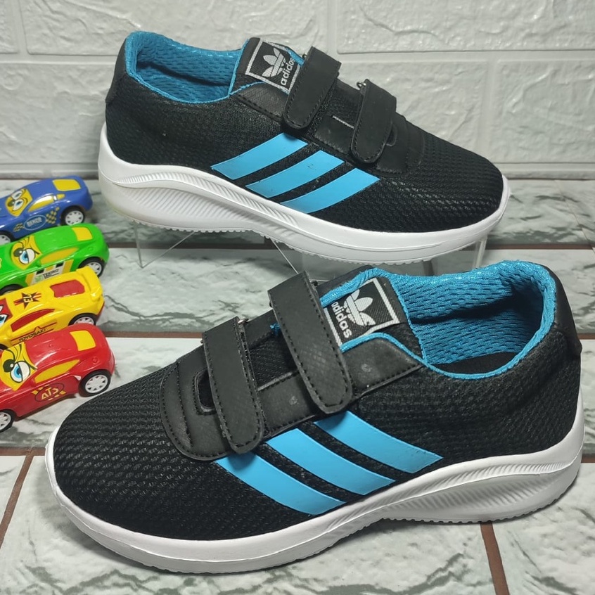 SEPATU ANAK SEKOLAH PEREMPUAN MODEL TERBARU ADIDAS PEREKAT HITAM TOSCA SD