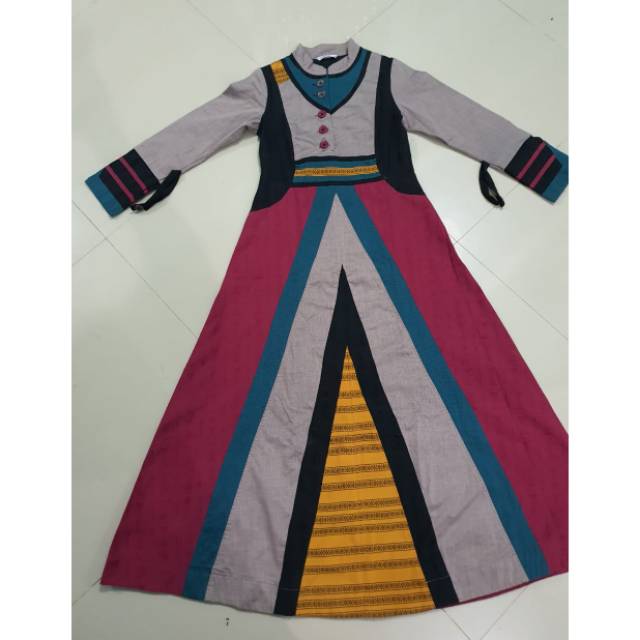 preloved tuneeca size S