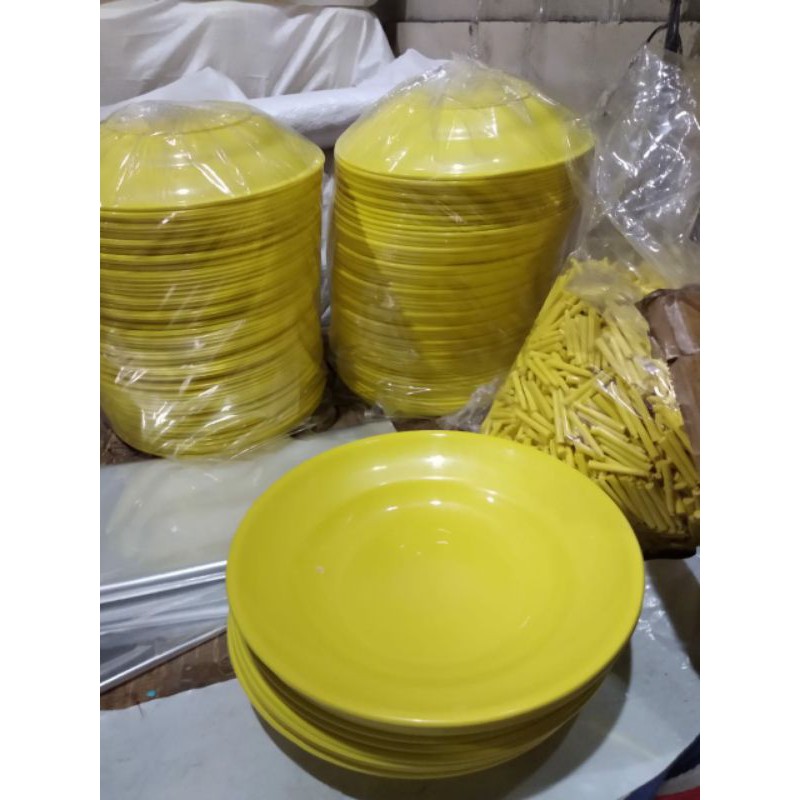 piring plastik 12 pcs ( 1 lusin )