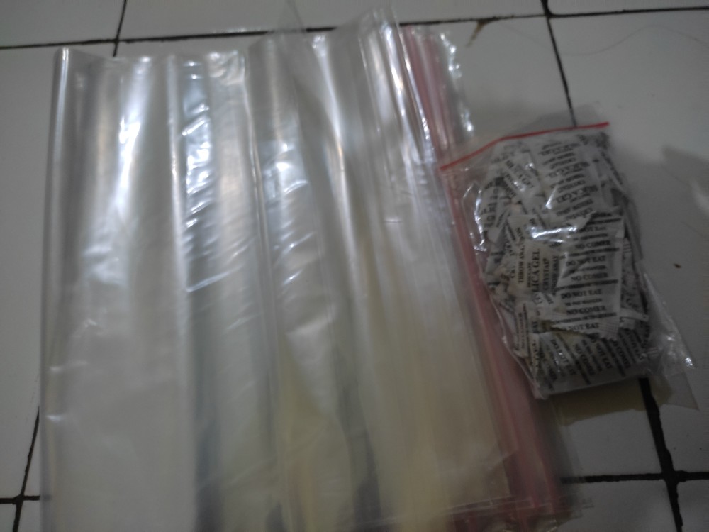 Plastik Ziplock Jumbo Tebal Kuat Awet U/ Handbag/sepatu Dll (25pcs) + 1 Pack Silica Natural 100 Gram
