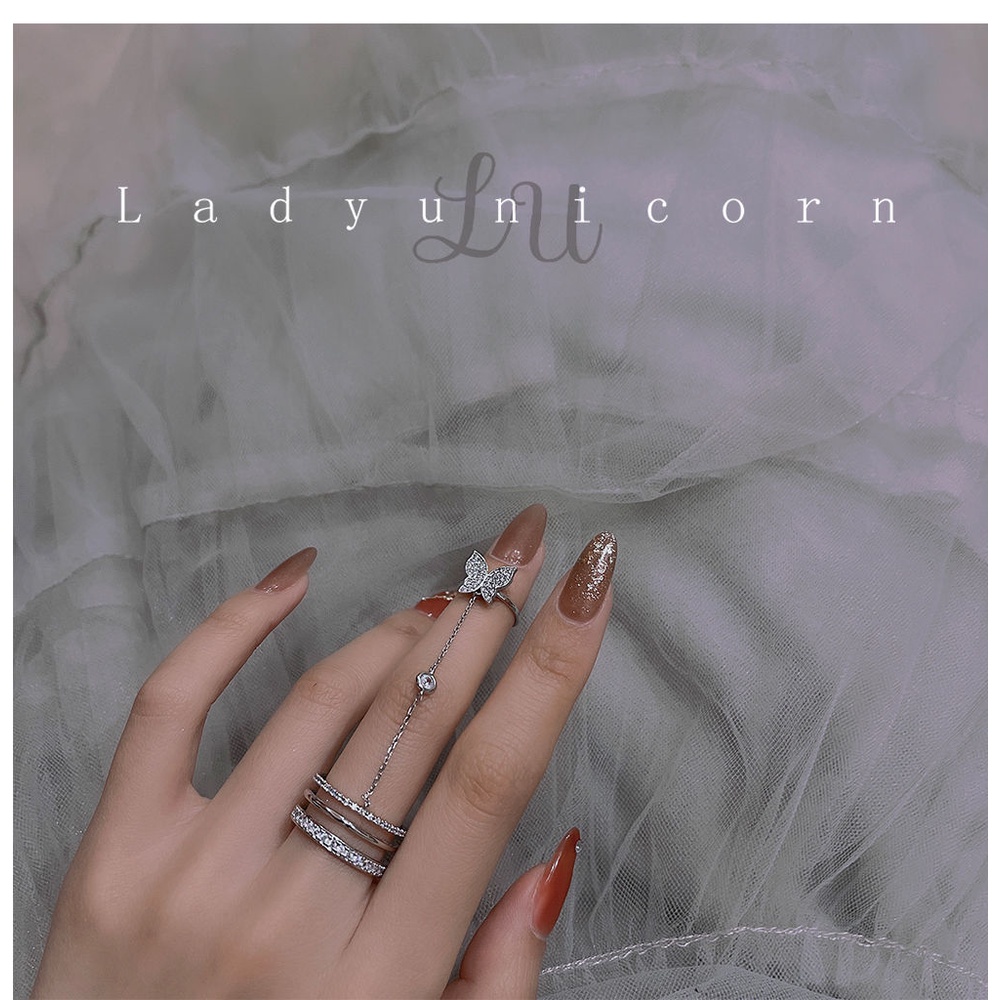 Set Cincin Model Terbuka Desain Kupu-Kupu Aksen Kristal Warna Silver Untuk Wanita