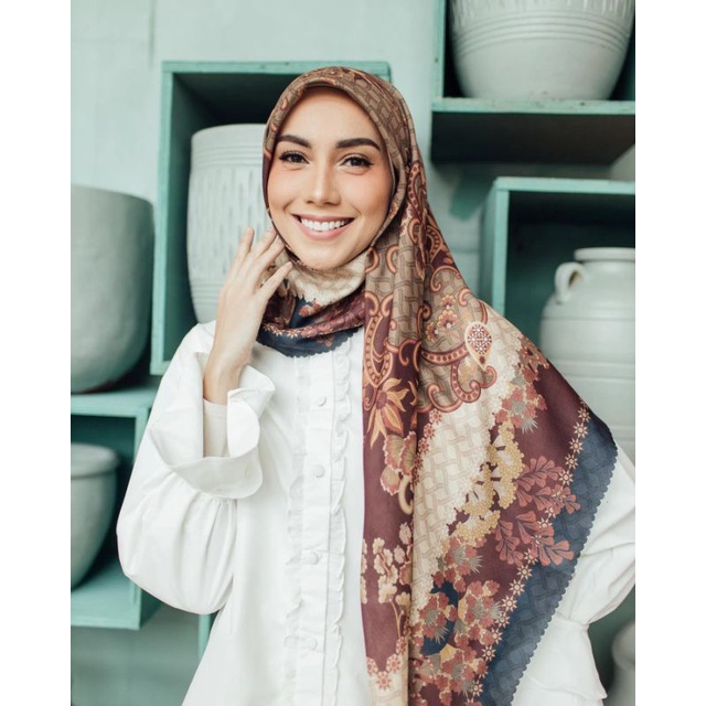 BUNAKEN SCARF WEARING KLAMBY WK