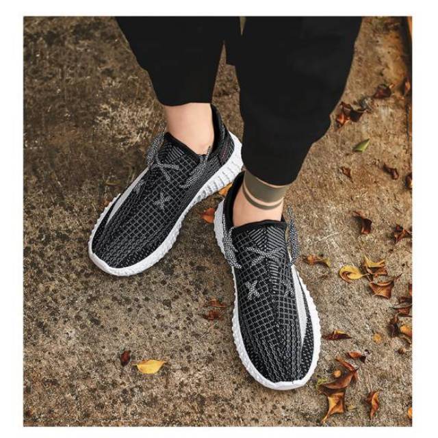 Sepatu Wanita YZY V3