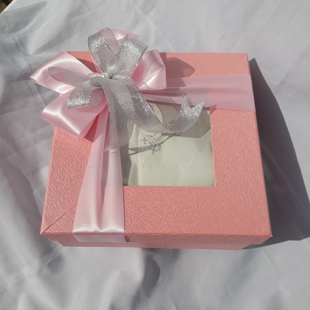 

gift box kotak kado hampers 25x25x10