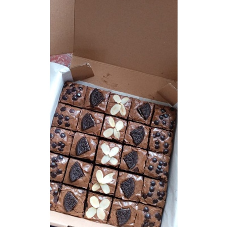 

Brownies 20x20 mix 3 topping