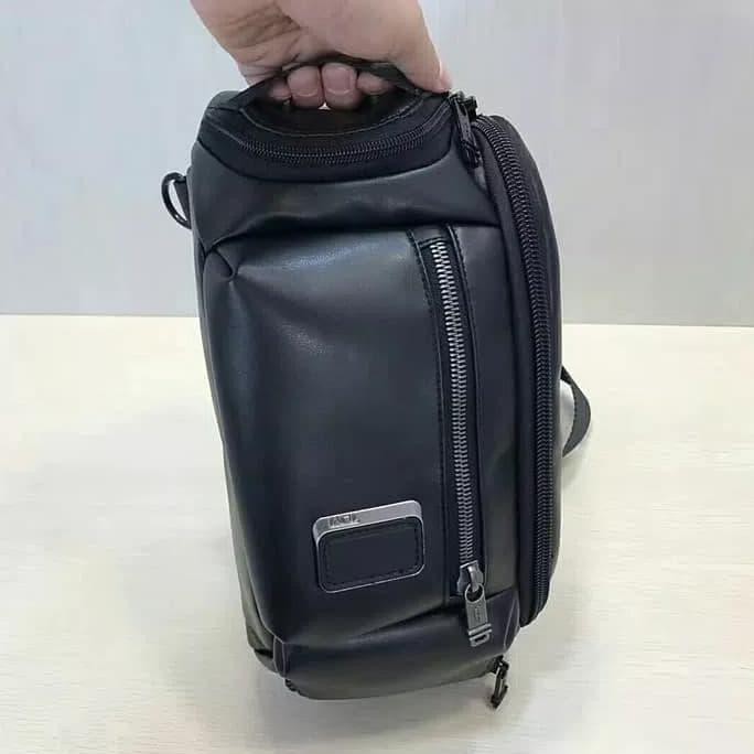 Pengiriman Cepat TUMI Kelley Full Leather Sling Waist Bag - Mirror Quality STOK TERBATAS