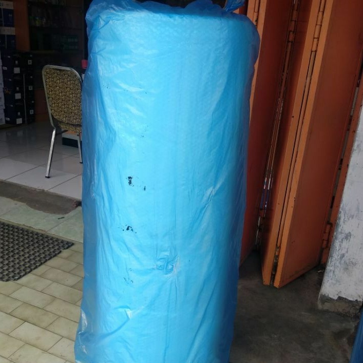 

Bubble wrap roll 125 cm x 50 meter warna putih hitam murah tebal