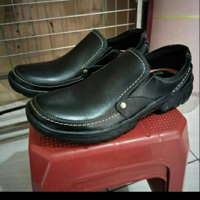 Sepatu kulit asli garut