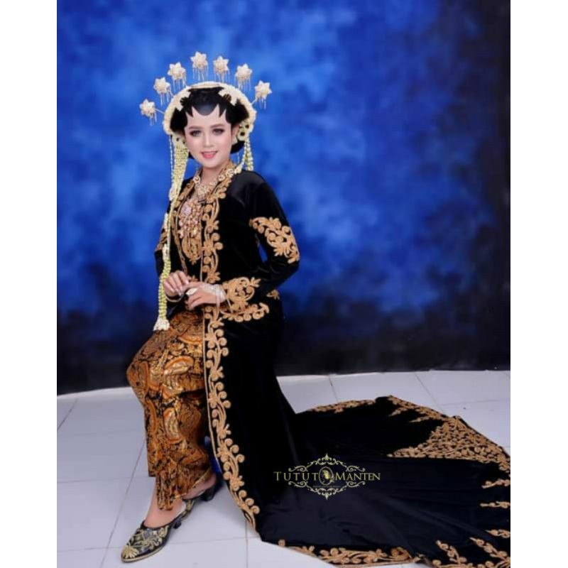 KEBAYA PENGANTIN BLUDRU KUTU BARU EKOR