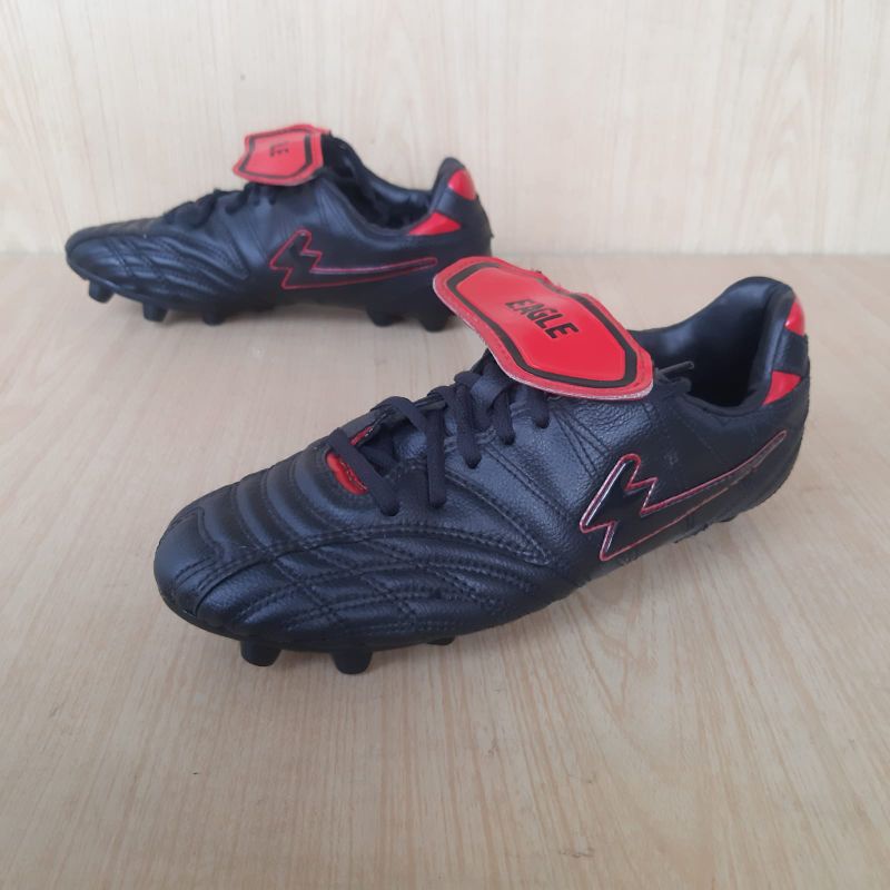SEPATU BOLA SECOND/PRELOVED/BEKAS EAGLE KLASIK SIZE 40
