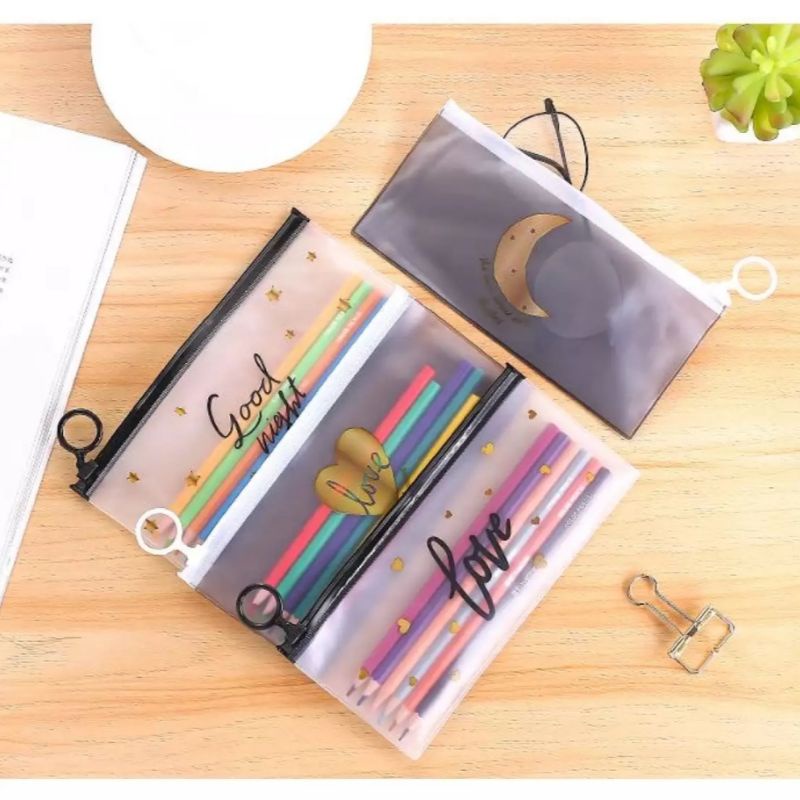 

TEMPAT PENSIL TRANSPARAN/ TEMPAT KOSMETIK