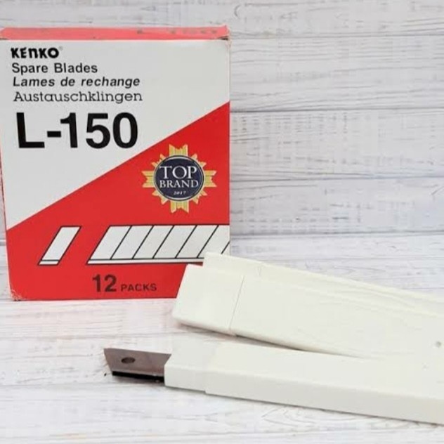 

Nikmati Pisau Cutter Joyko L150..Harga Per Pack..Isi 12 Tube Terlaris