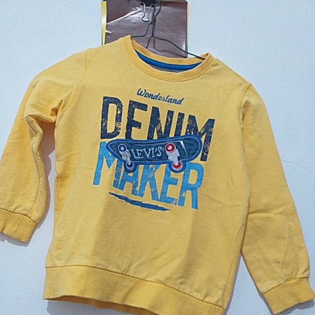 Kaos lengan panjang levis