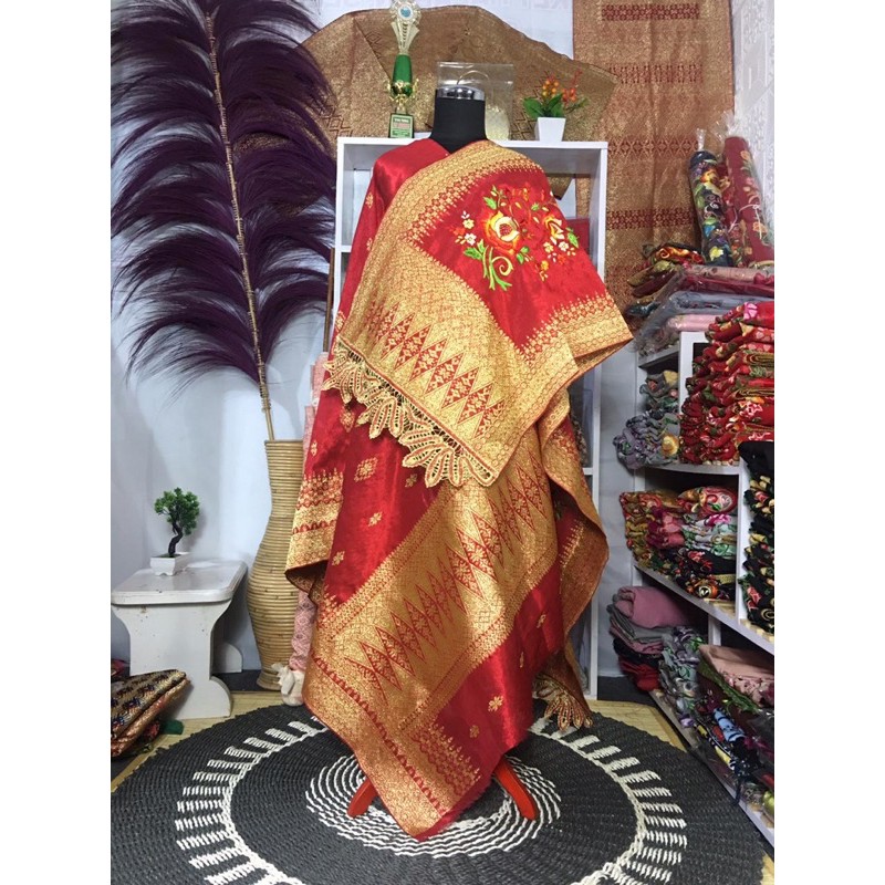 Songket Minangkabau Merah Gold