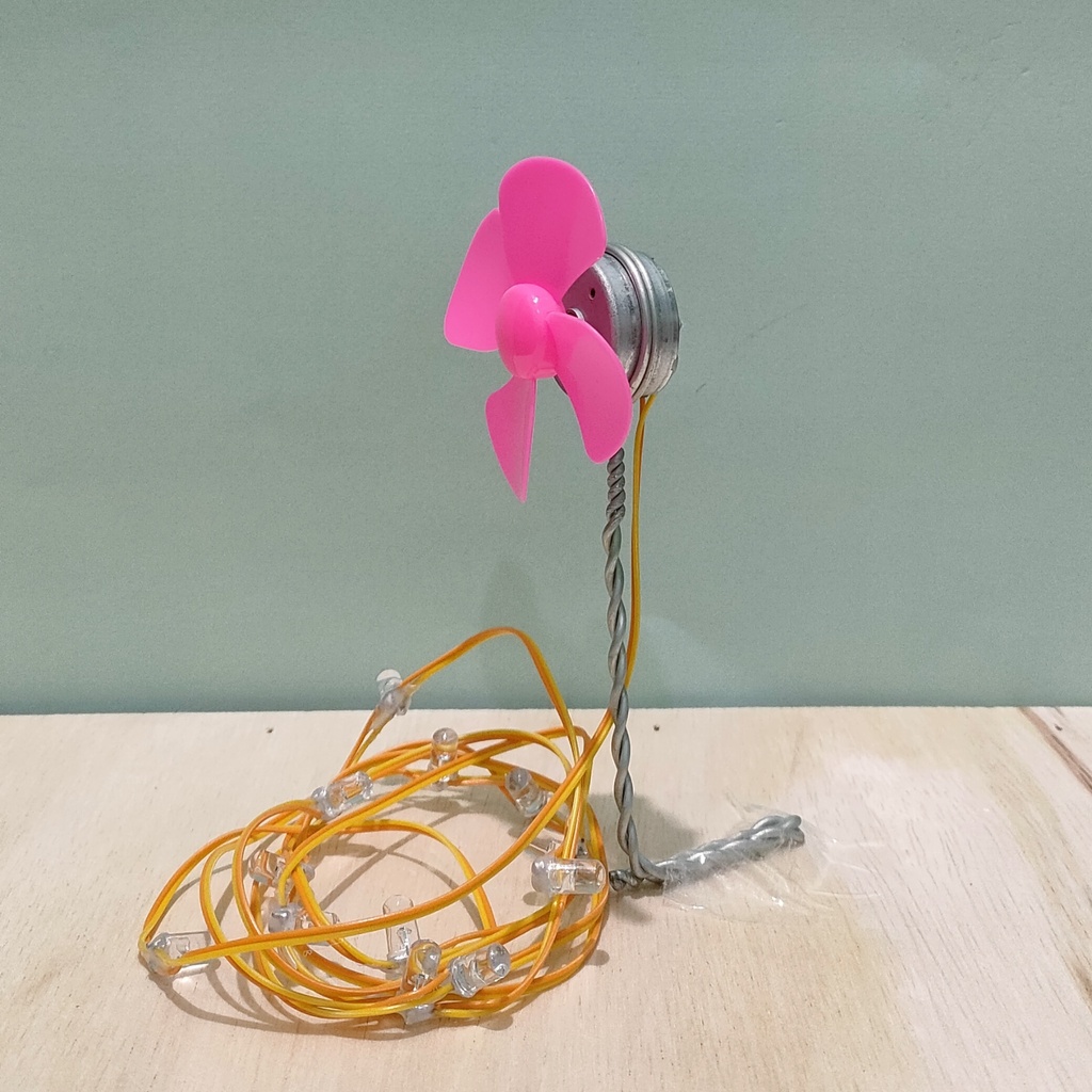 Turbin Angin Mini Generator Listrik DC 12 LED RGB Kincir Horizontal Memakai Dinamo Model 300