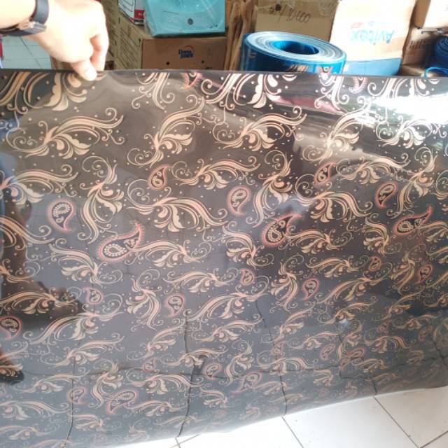 Fiber pagar plastik penutup pagar hitam motif Batik 
harga permeter