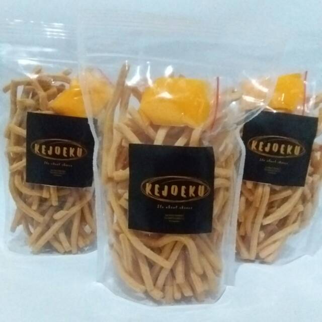 

Cemilan Stik Keju/Cheese Steak Dengan Balutan Saus Keju Lezat