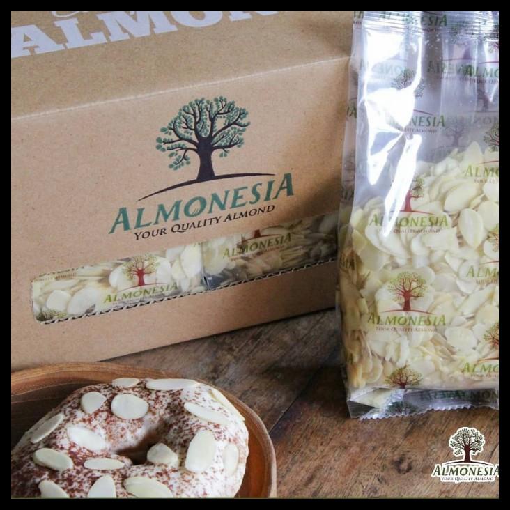 

DISKON TERBATAS !!! SLICE RAW ALMOND / ALMOND SLICE 1 KG TERLARIS