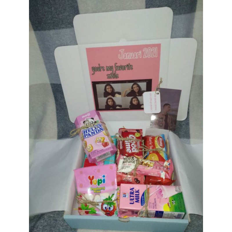 

SNACK BOX + POLAROID BY REQUEST | BOX POLAROID | KADO POLAROID | HADIAH ISTIMEWA