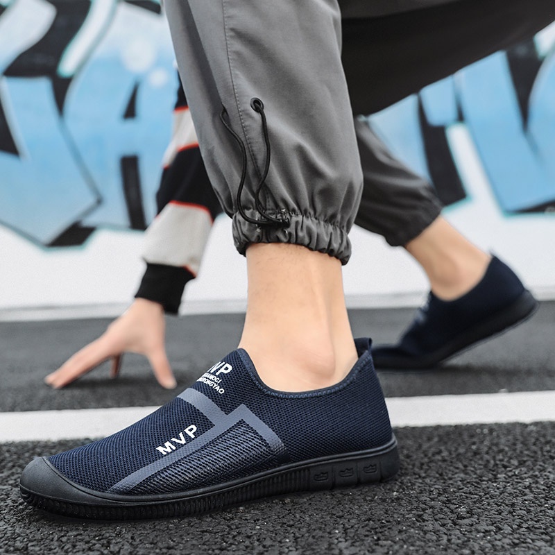 QINGSHUI Sepatu Pria Bernapas Sepatu Sneakers Pria Sepatu Kasual Pria Sepatu Pria Nyaman Slip Pada Sepatu Datar