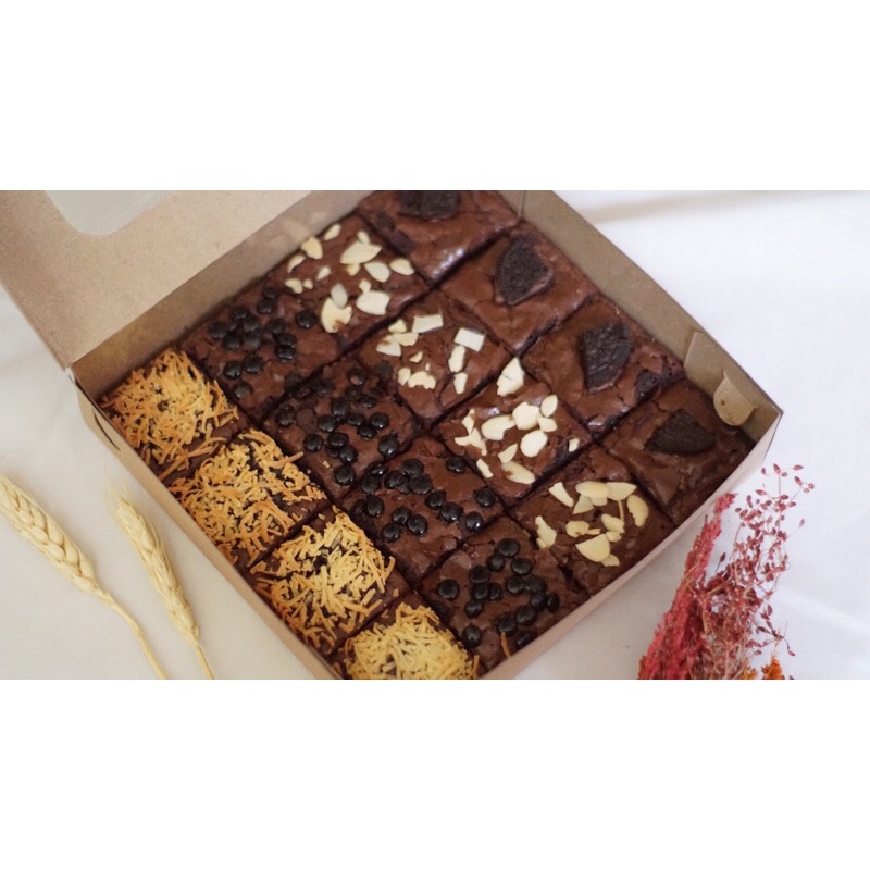 

Fudgy Brownies 16 potong