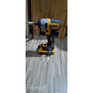 Dewalt Screw Driver DCF 887 Unit only