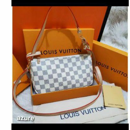 LV mini pochette