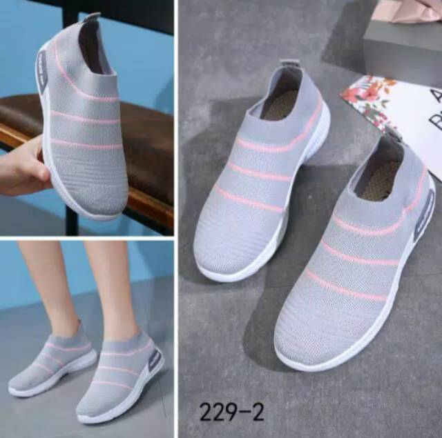 Sepatu Slipon sneacker wanita 229-2