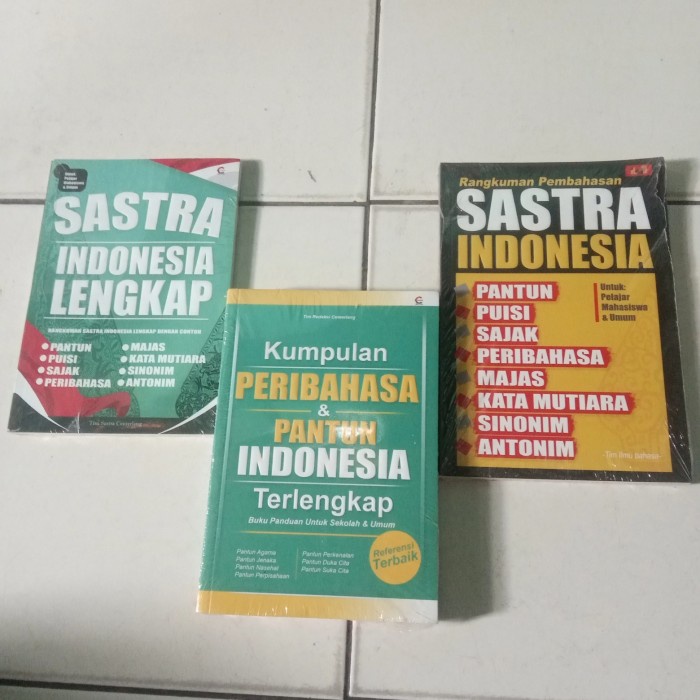 

FLASH SALE!!! BUKU PAKET 3 BUKU SASTRA, PERIBAHASA, PANTUN TERLENGKAP TERLARIS
