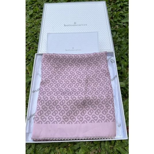 Tapis Square Buttonscarves