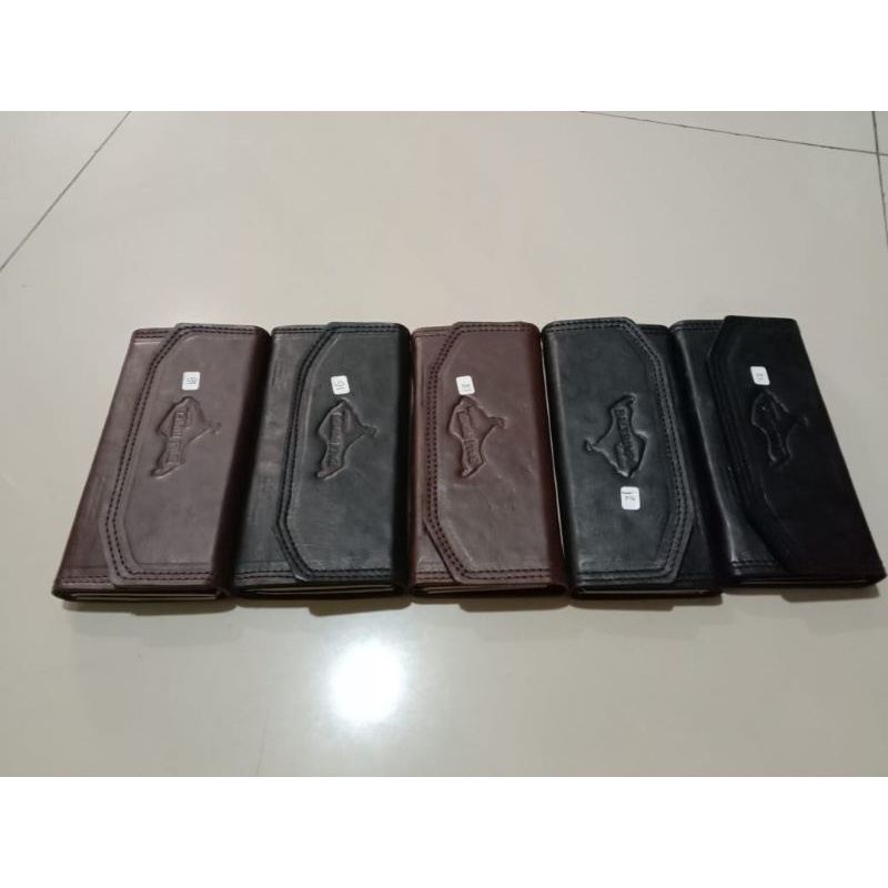 Dompet taji lurus kulit .