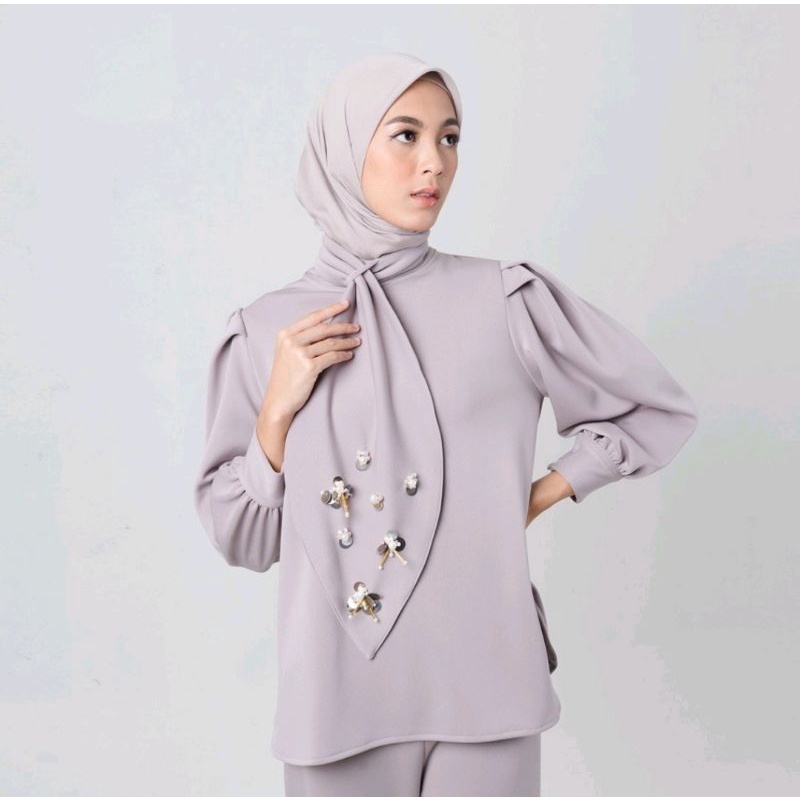 Preloved Kimmy top grey jenna and kaia size S